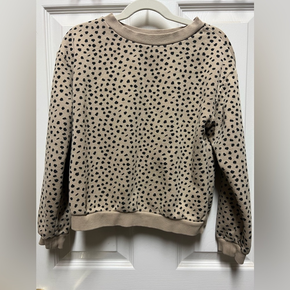 🌟2/$15 H&M Animal Print Crew-Neck Sweatshirt